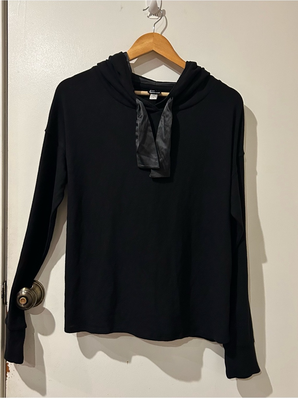 Felina Womens black musing Knit satin Hoodie minimalist Style-900520 size M NEW
